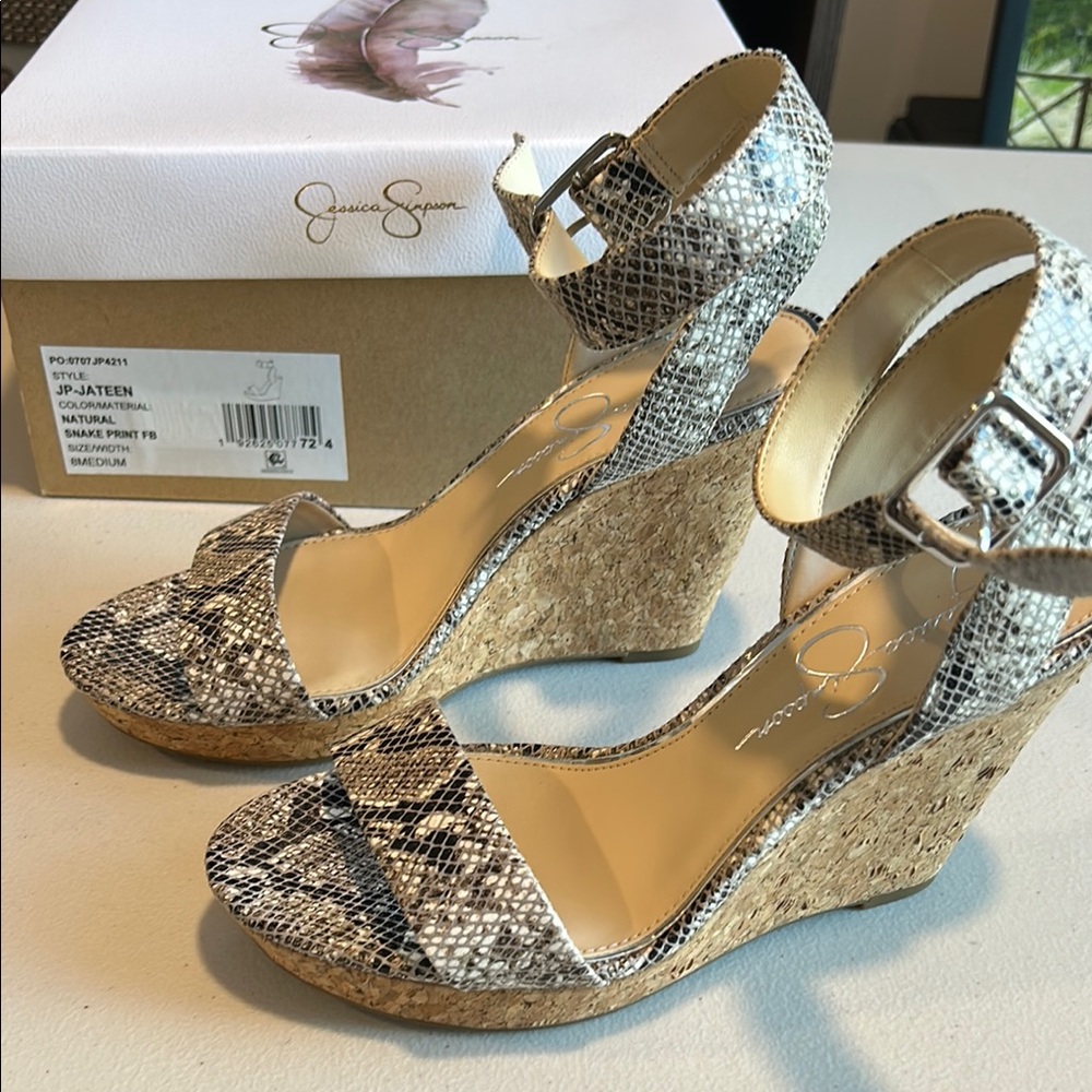 Jessica Simpson Snake Print wedge size 8Medium- never worn